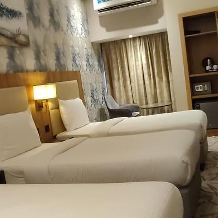 Sky Park Hotel Dubai Exterior photo